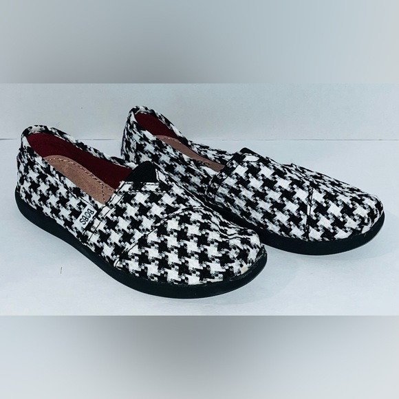 Girls LiL BOBS(Skechers) Houndstooth Black/White Alabama Slip On Flats Size Y12 - Picture 1 of 6